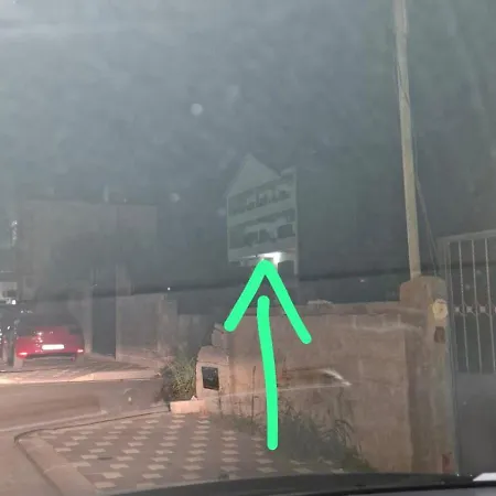 Airport Double בית הארחה Kamez